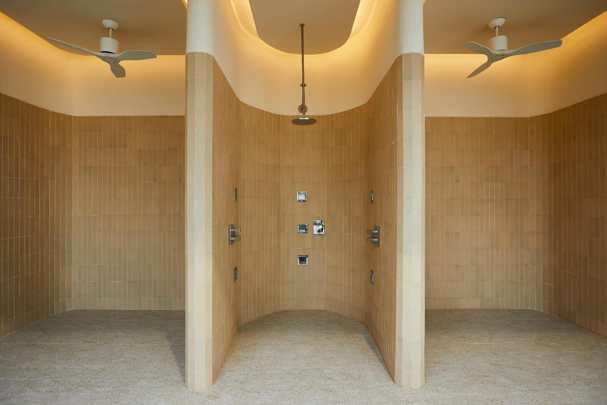 Отель The Standard, Хуа Хин Экстерьер фото Shower room